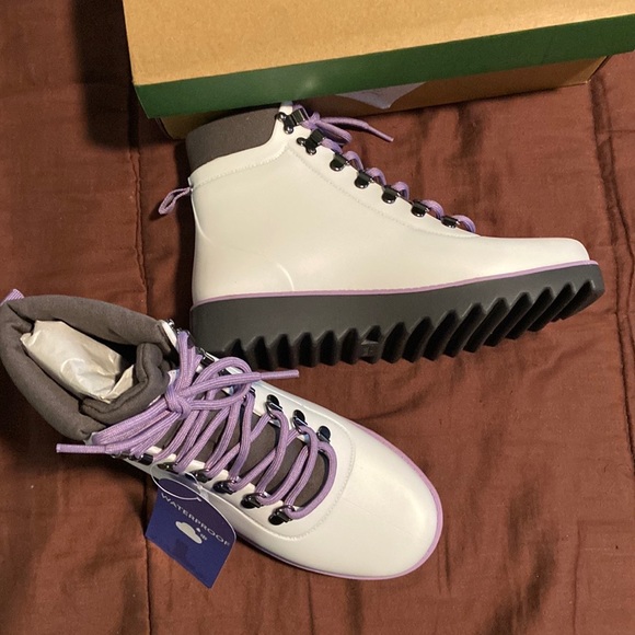 Waterproof Bootie by Jambi Brand. NWT! - Picture 11 of 16